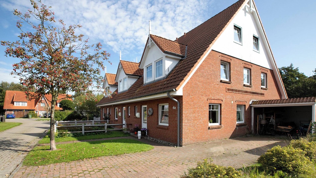 Klanxbuell House | Holiday Home 'Schwalbennest' with Private Terrace, Private Garden and Wi-Fi