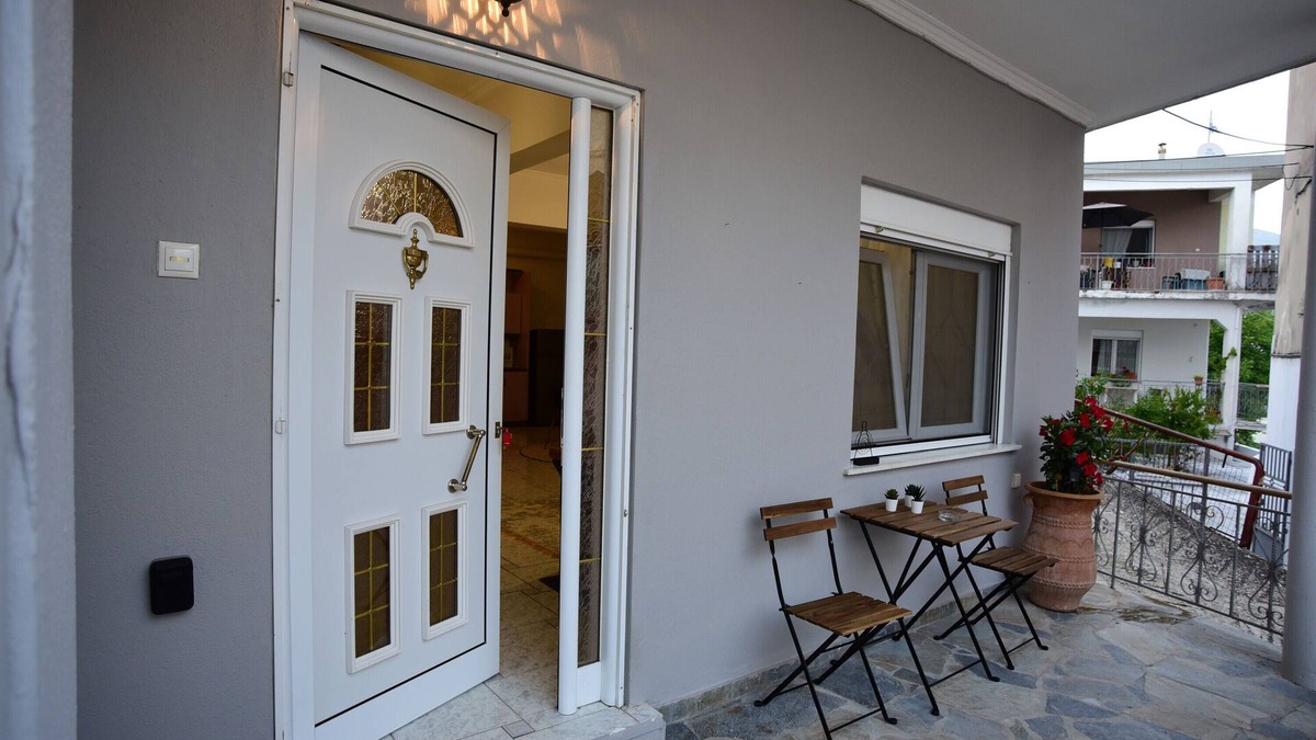 Ioannina House | Holiday Home 'Serenity' with Private Terrace, Balcony and Wi-Fi