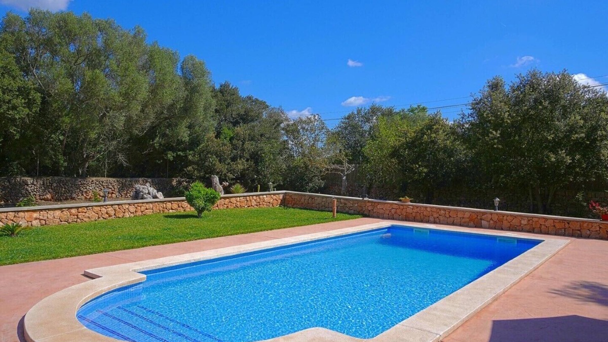 Algaida House | Holiday Home Son Garbi with Mountain View, Wi-Fi, A/C, Pool, Garden, Terrace & Balcony