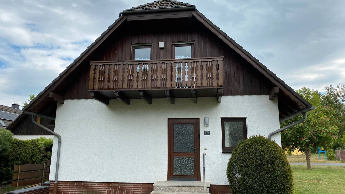 Frielendorf House | Holiday Home 'Sophie' with Private Terrace, Private Garden and Wi-Fi