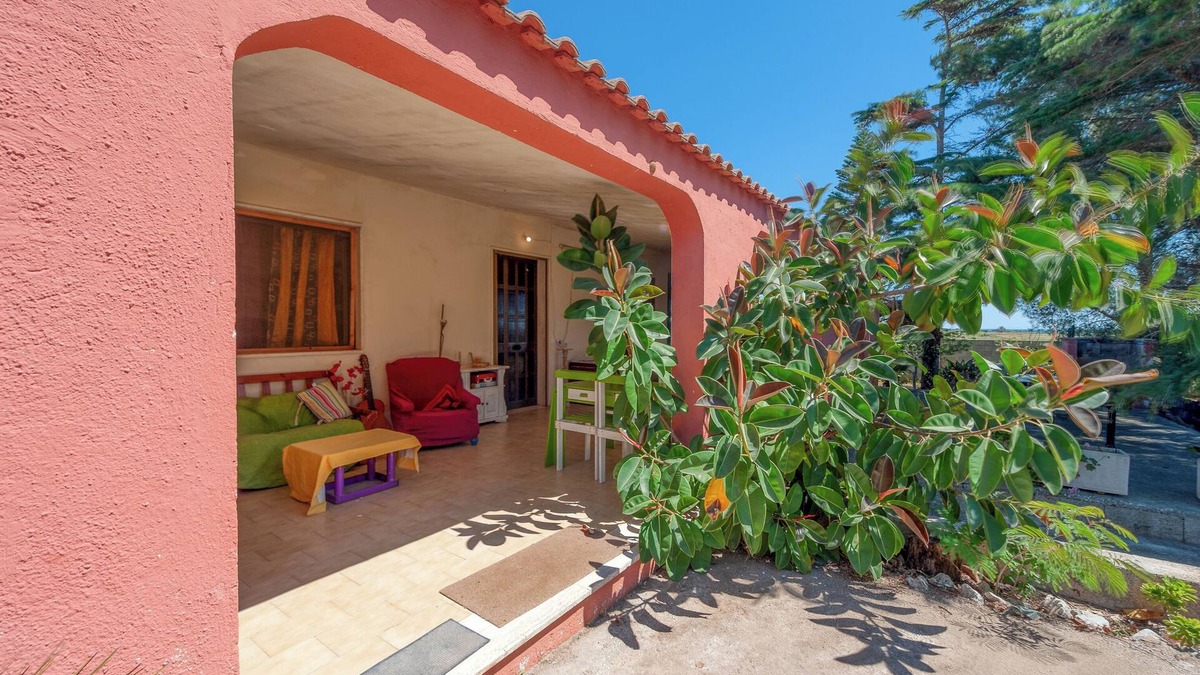 Giorgilorio House | Holiday Home 'Sprocketlandia' with Private Terrace, Shared Garden and Wi-Fi