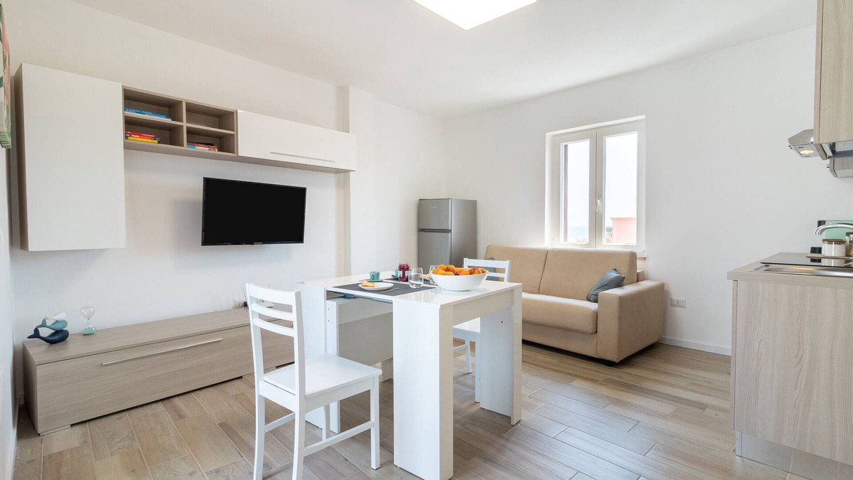 Municipio 1 House | Holiday Home 'Suite N12 - Luxury Apartment' with Sea View, Wi-Fi and Air Conditioning