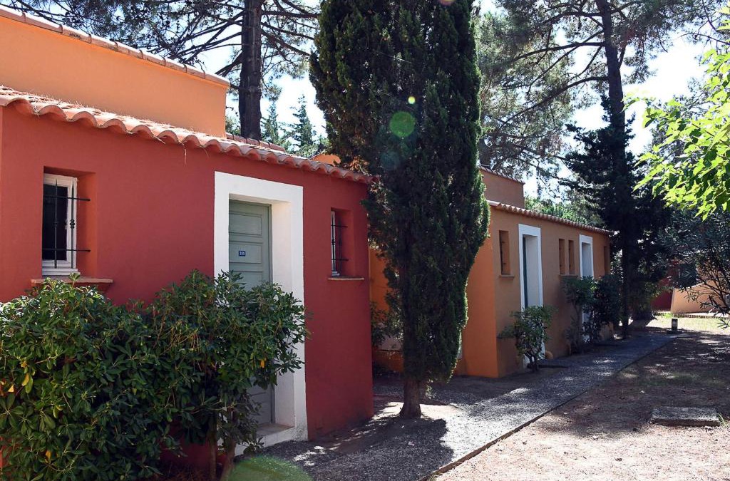 Pineto House | Holiday Home T2 Cabine Type C by Interhome