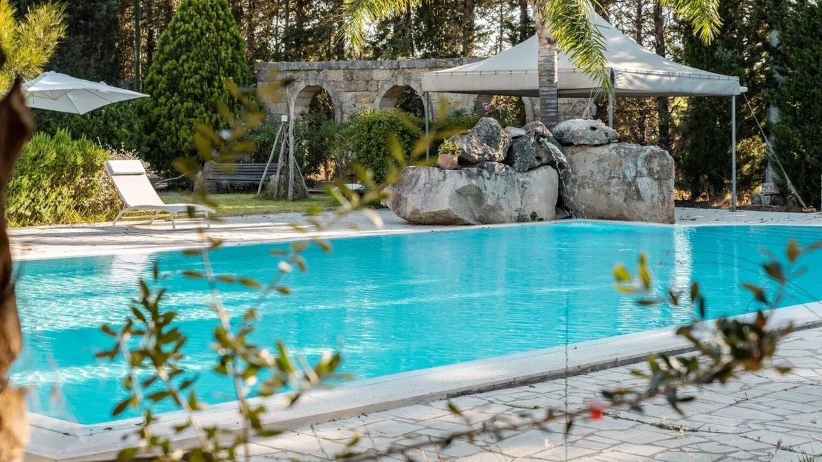 Aradeo House | Holiday Home "Tenuta San Trifone" with Private Pool & Wi-Fi