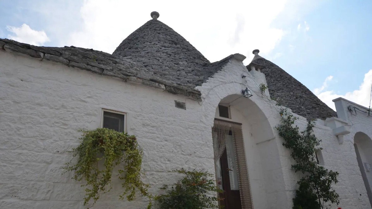The Trulli of Alberobello House | Holiday Home Trullo Zio Cosimo Alberobello with A/C & Wi-Fi