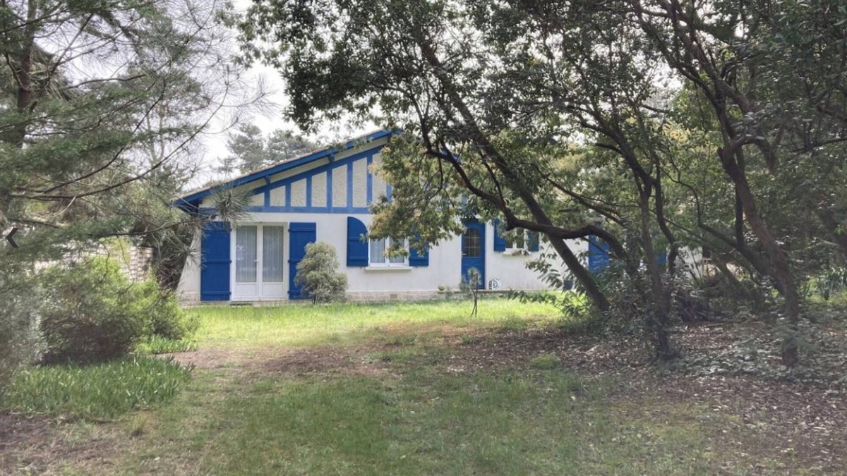 Cap-Ferret House | Holiday Home 'Villa Au Cap-ferret Ref 94' with Private Terrace, Private Garden and Wi-Fi