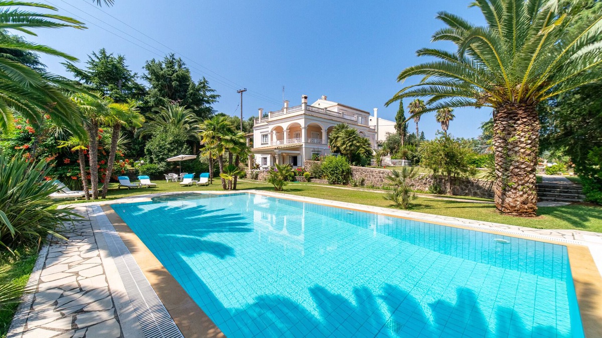 Gouvia House | Holiday Home 'Villa Atalanti' with Private Pool, Wi-Fi and Air Conditioning
