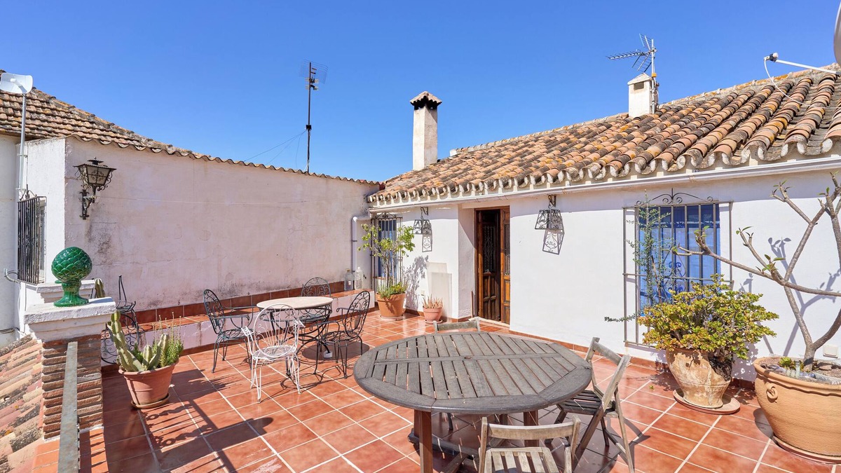 Comares House | Holiday Home Villa Carlitos with Mountain View, Balcony, Terrace
