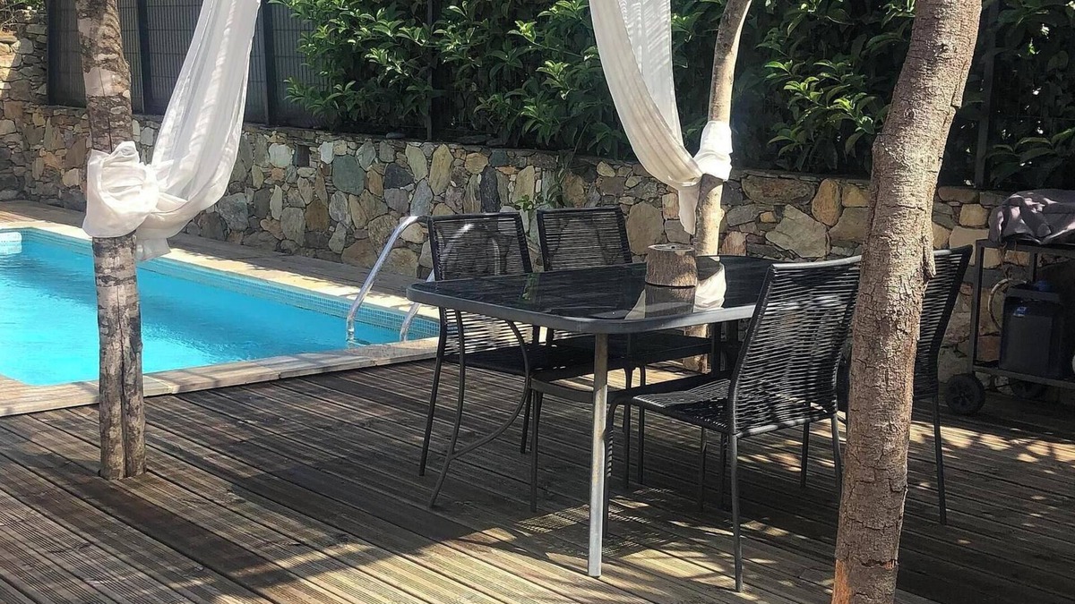 Barbaggio House | Holiday Home 'Villa De Charme T3 Saint Florent' with Mountain View, Wi-Fi and Air Conditioning