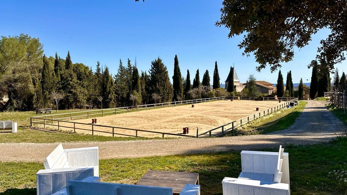 Quarante House | Holiday Home 'Villa Des Vignes Et Spa' with Private Terrace, Wi-Fi and Air Conditioning