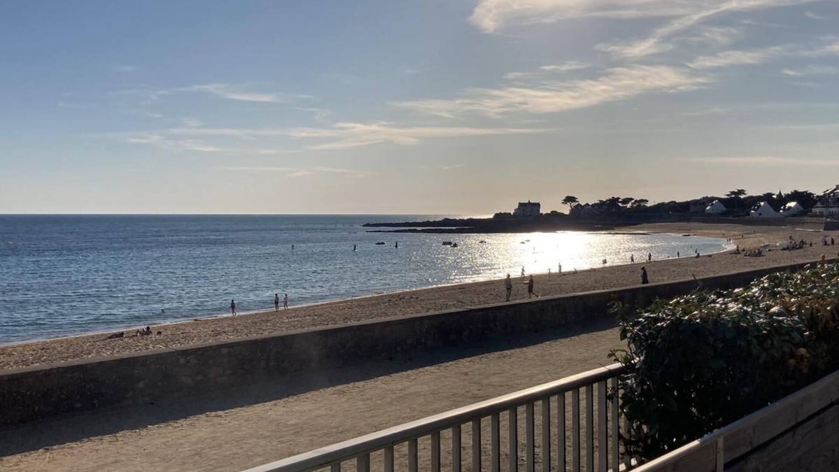 Batz-sur-Mer House | Holiday Home 'Villa Timao Plage' with Sea View, Private Terrace and Wi-Fi