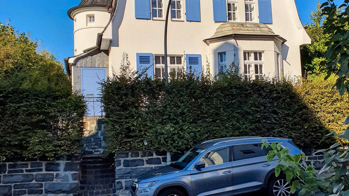 Meschede House | Holiday Home 'Villa Meschede' with Private Terrace and Private Garden