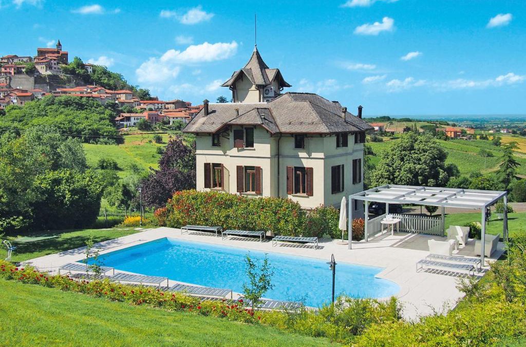 Sarezzano House | Holiday Home Villa Sarezzano by Interhome