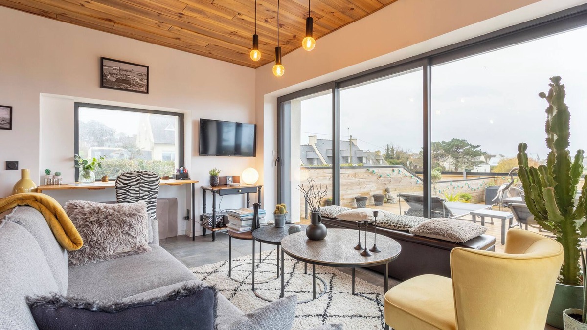 Trevignon House | Holiday Home 'Villa Trevi ,200m Plage, Vue Mer' with Sea View