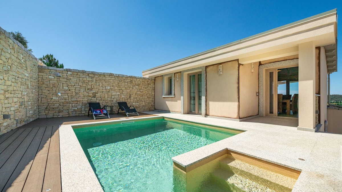 Chia Villa | Holiday Home 'Villachiadream' with Sea View, Wi-Fi and Air Conditioning