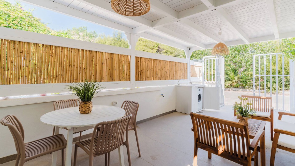 Fontanelle House | Holiday Home 'Villetta Bianca' with Private Terrace and Air Conditioning