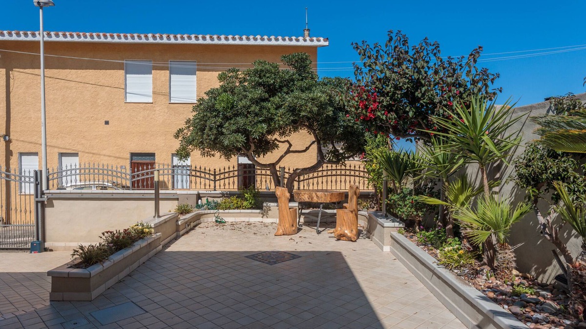 S'Archittu House | Holiday Home 'Villetta Al Mare - S'archittu' with Private Garden, Wi-Fi and Air Conditioning