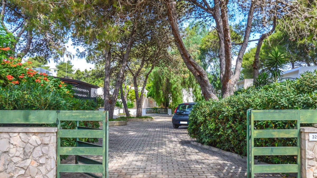 Fontanelle House | Holiday Home 'Villetta Pinetata 452' with Private Terrace and Air Conditioning