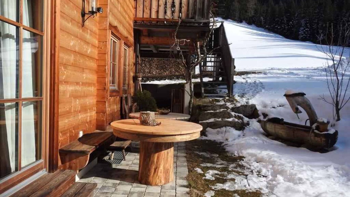 Ausservillgraten House | Holiday home with balcony