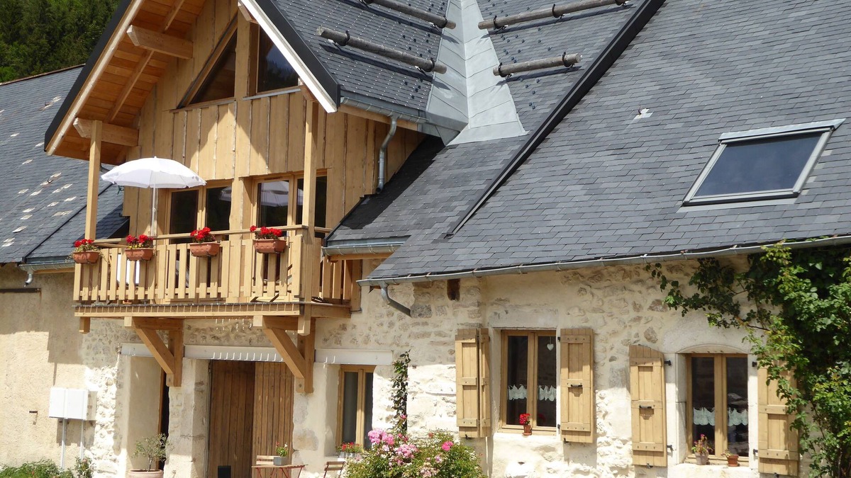 Villard-de-Lans Cottage | Holiday home with mountain views