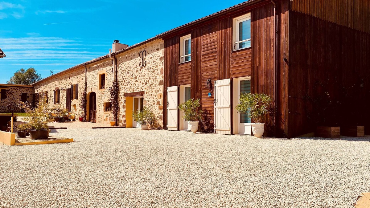 Capdrot House | Holiday Home with Aircon and Private Heated Pool - 40 Minutes from Bergerac