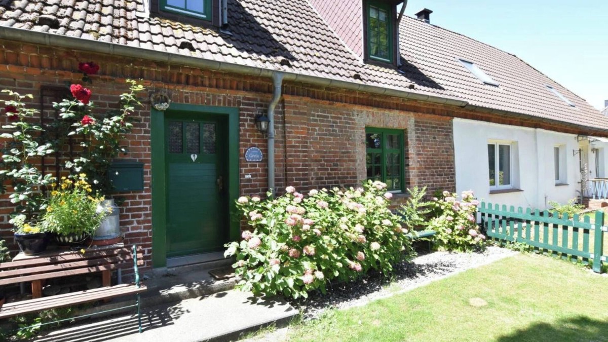 Zierow House | Holiday home with fireplace, terrace, and garden