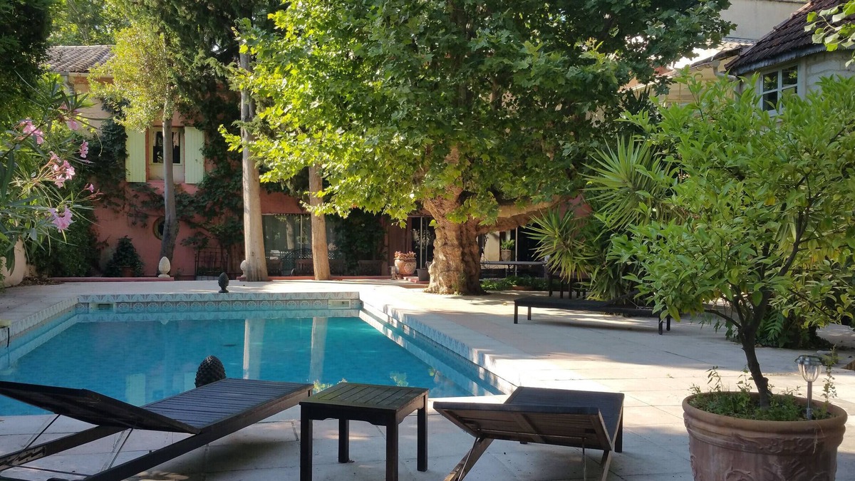 Marsillargues House | Holiday Home with Private Pool, Private Terrace and Wi-Fi