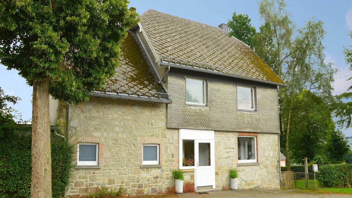Elsenborn House | Holiday Home with Garden, Heating, Barbecue