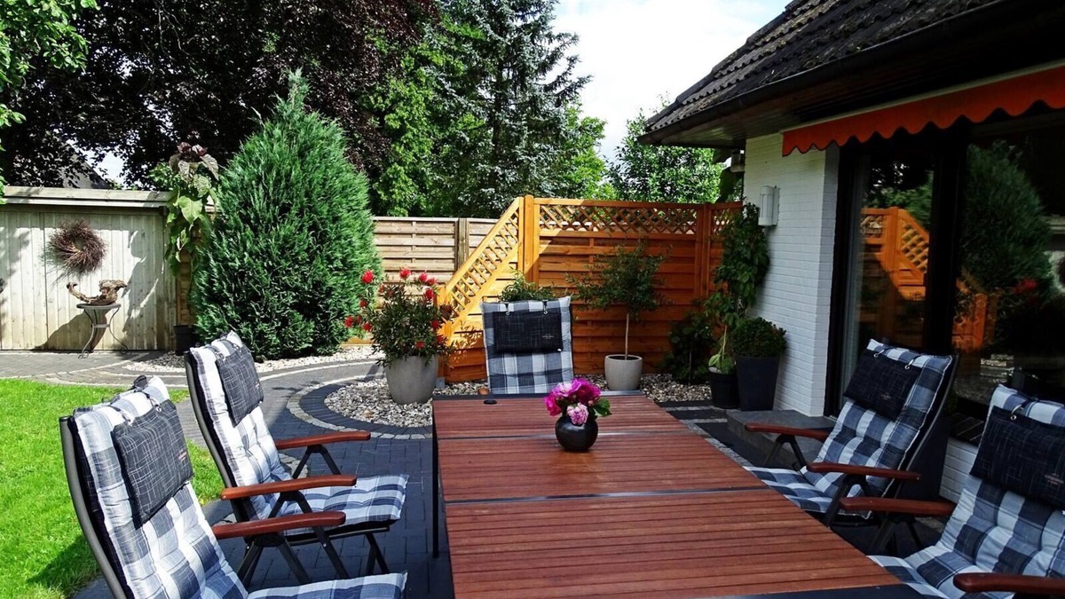 Satrup House | Holiday home with large garden and terrace for up to 5 persons