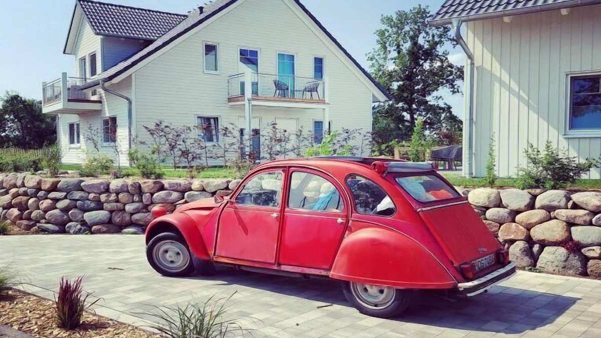 Altwarp House | Holiday home with sauna, fireplace and water view