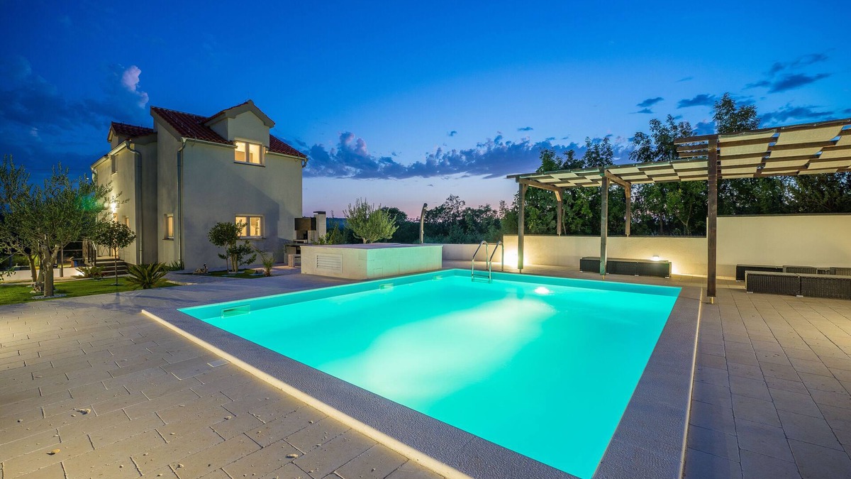 Krusevo Villa | Holiday home with swimming pool