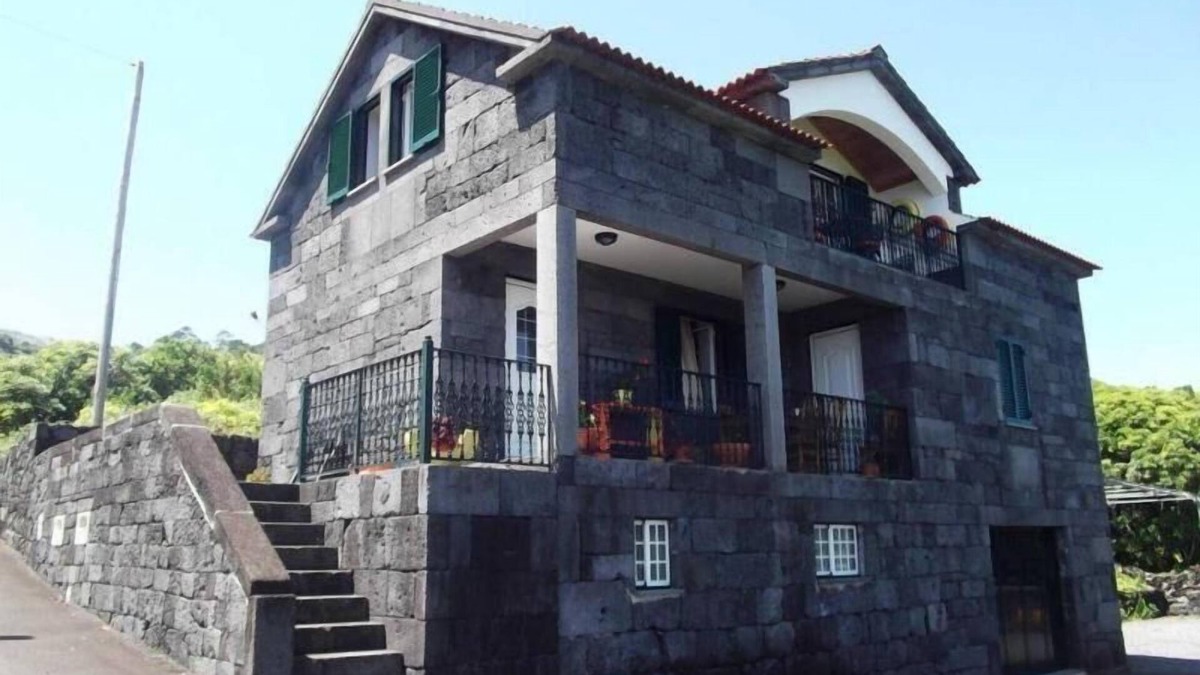 Prainha House | Holiday home with terrace