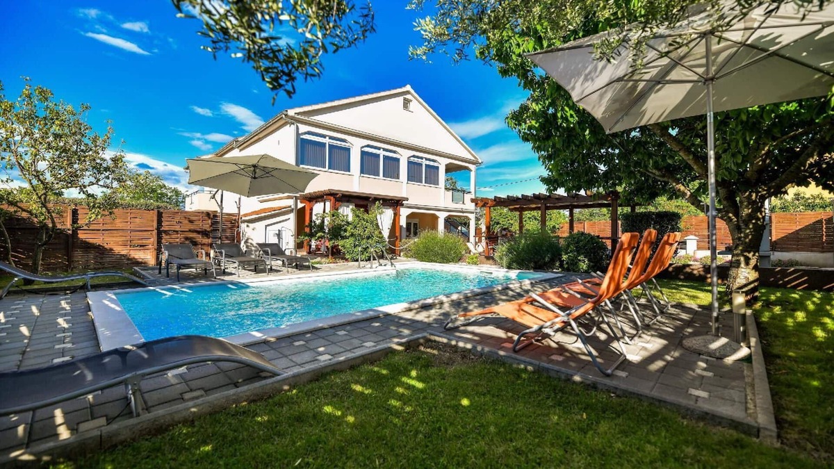 Donje Rastane House | Holiday house Donje Rastane for 7 - 14 persons with 6 bedrooms - Holiday house