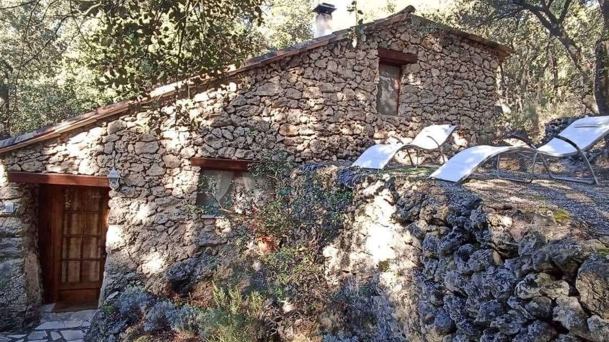 Sillans-la Cascade House | Holiday house Sillans la Cascade for 1 - 4 persons with 1 bedroom - Holiday home