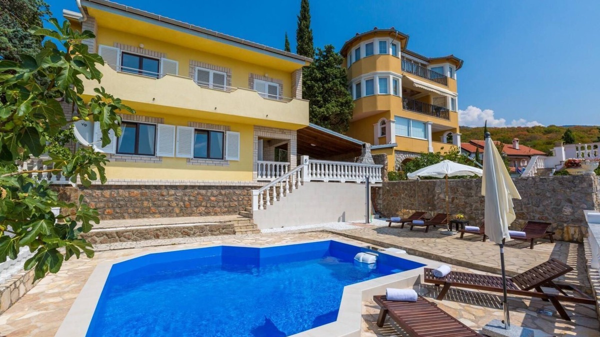 Novi Vinodolski House | Holiday house Smokvica Krmpotska for 2 - 12 persons with 6 bedrooms - Holiday home