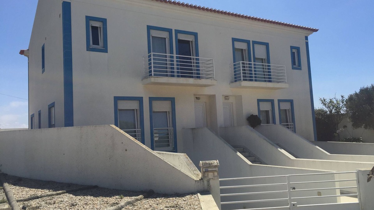 Atouguia da Baleia House | Holiday House near Beach