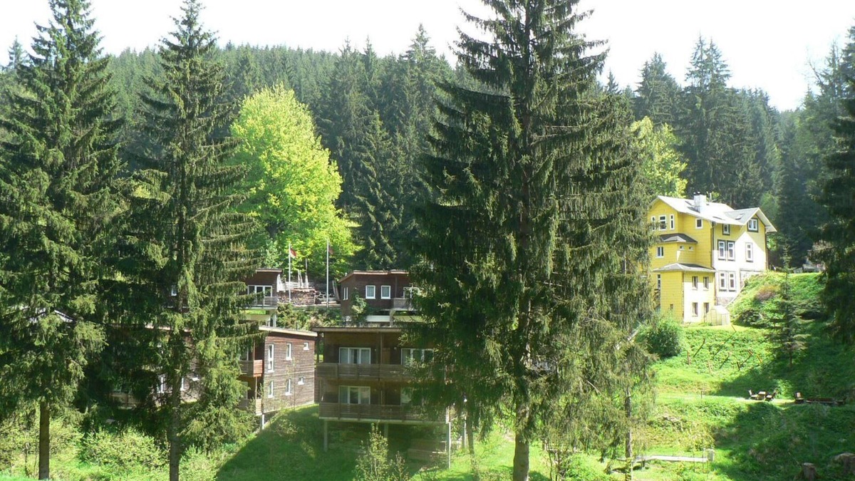 Grossbreitenbach House | Holiday house Altenfeld for 1 - 6 persons with 2 bedrooms - Twin house