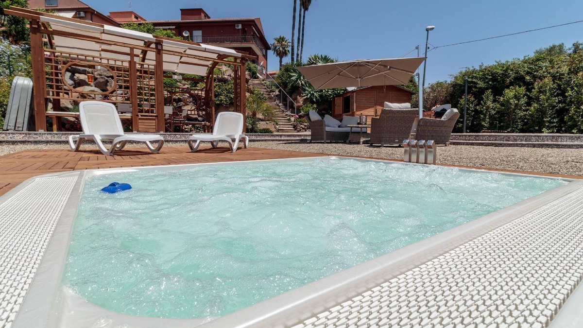 Vampolieri I House | Holiday house Aci Catena for 1 - 5 persons with 2 bedrooms - Row house