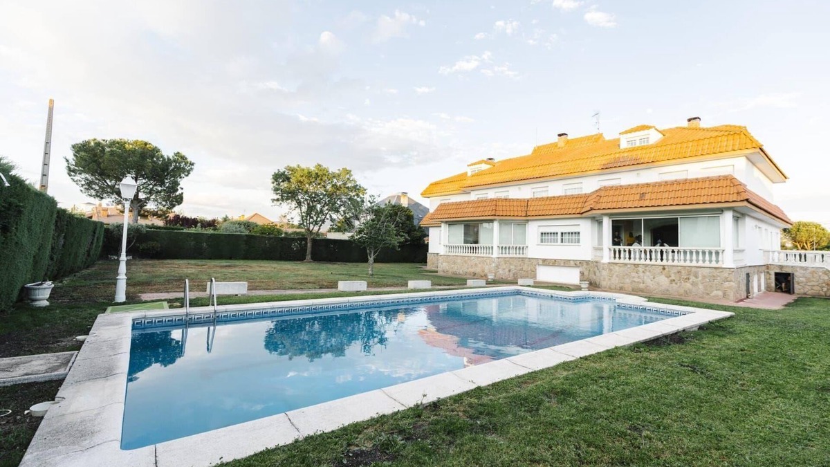 Valdesqui House | Holiday house Alpedrete for 1 - 25 persons with 15 bedrooms - Holiday house