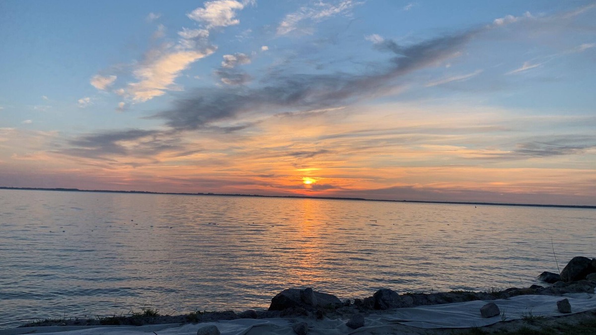 Neuendorf House | Holiday house, Baltic Sea, max. 9 person, 130m², trampoline, fishing motor boat, kiting, boat