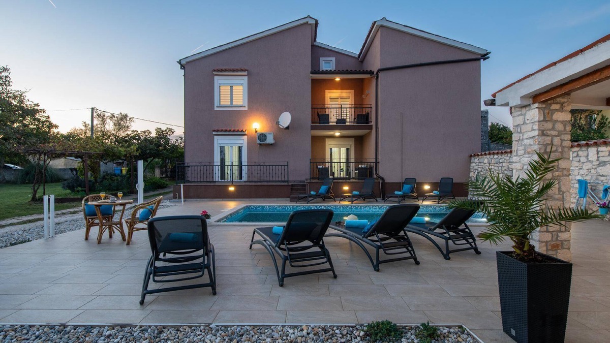 Belavici House | Holiday house Belavići for 1 - 10 persons with 4 bedrooms - Holiday home