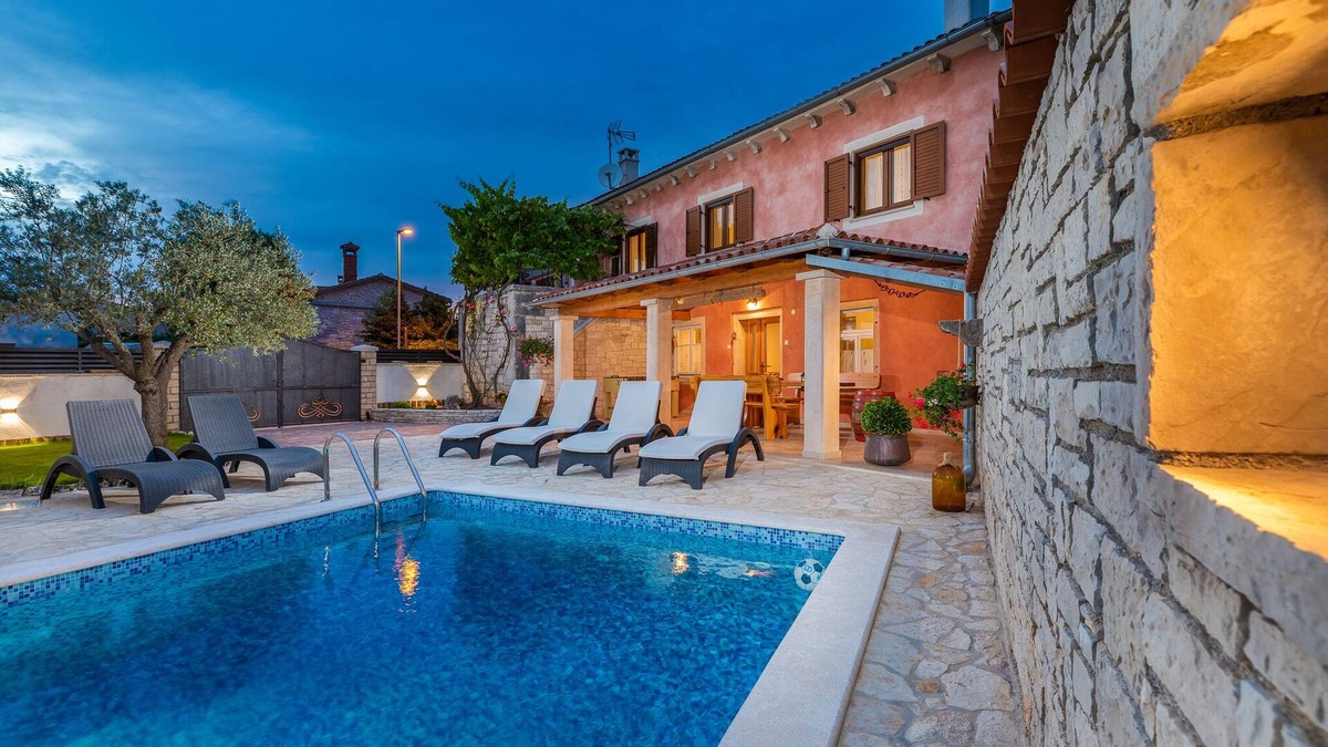 Kanfanar Villa | Holiday house Bepi - with swimming pool in a quiet area near Rovinj