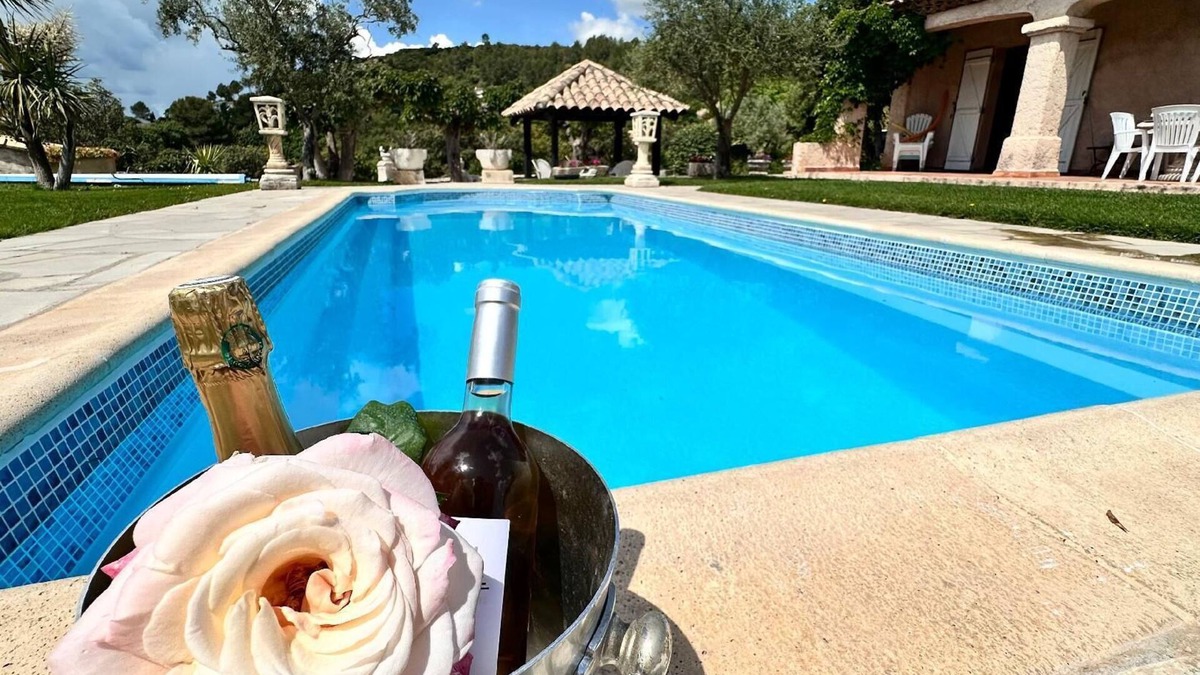 Cabasse House | Holiday house Cabasse for 1 - 6 persons with 3 bedrooms - Holiday house
