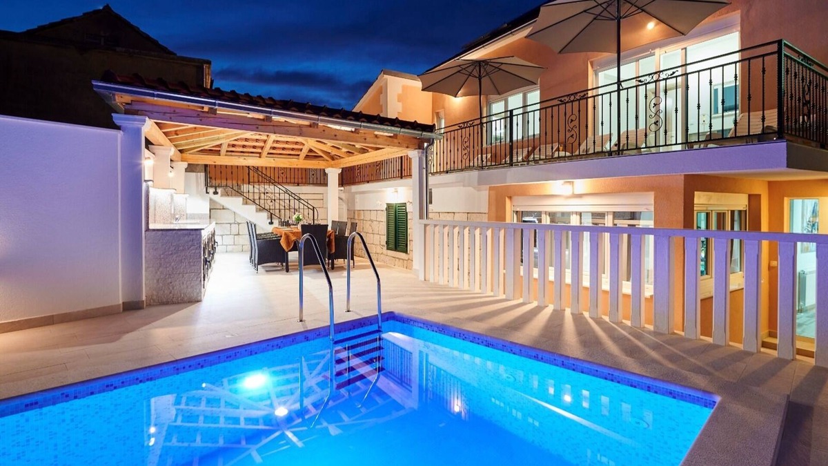 Marina House | Holiday house Cavela with private pool 3 km from the beach