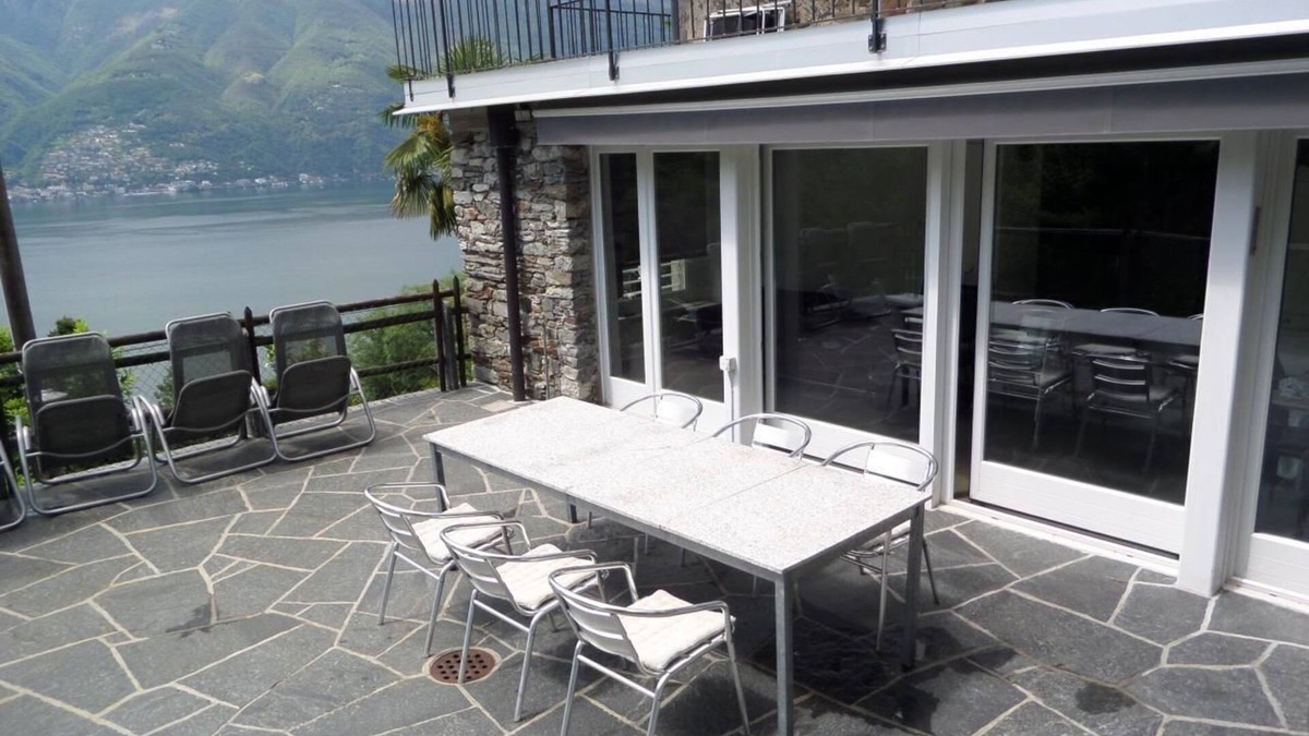 Caviano House | Holiday house Caviano for 1 - 6 persons with 3 bedrooms - Holiday house