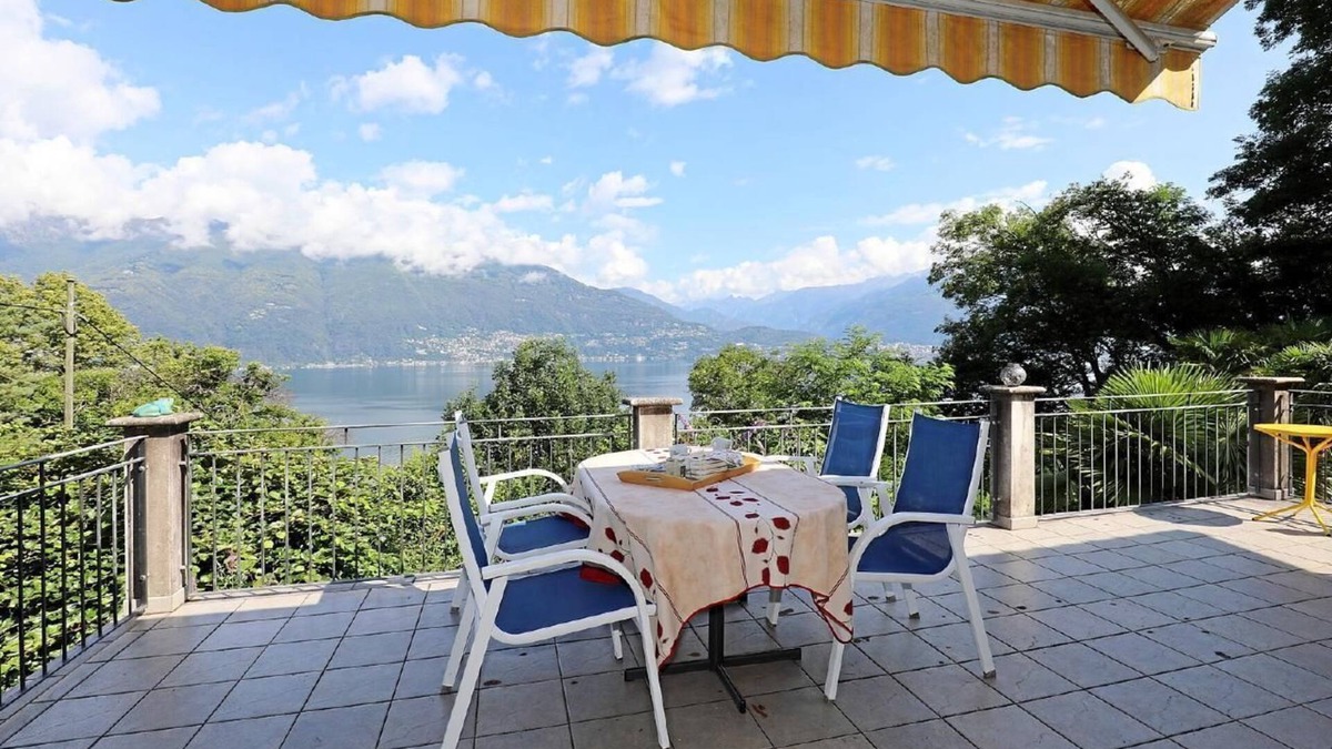 Caviano House | Holiday house Caviano for 1 - 6 persons with 3 bedrooms - Detached holiday house