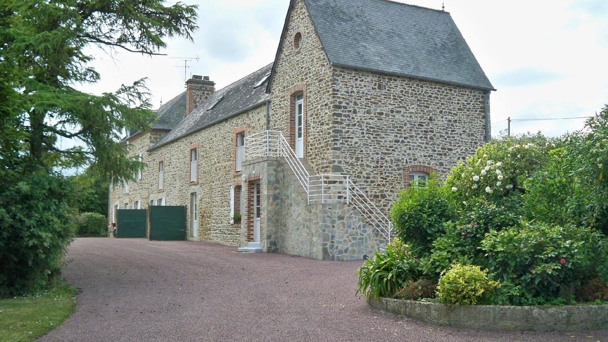 Crasville House | Holiday house Crasville for 1 - 5 persons with 3 bedrooms - Row house