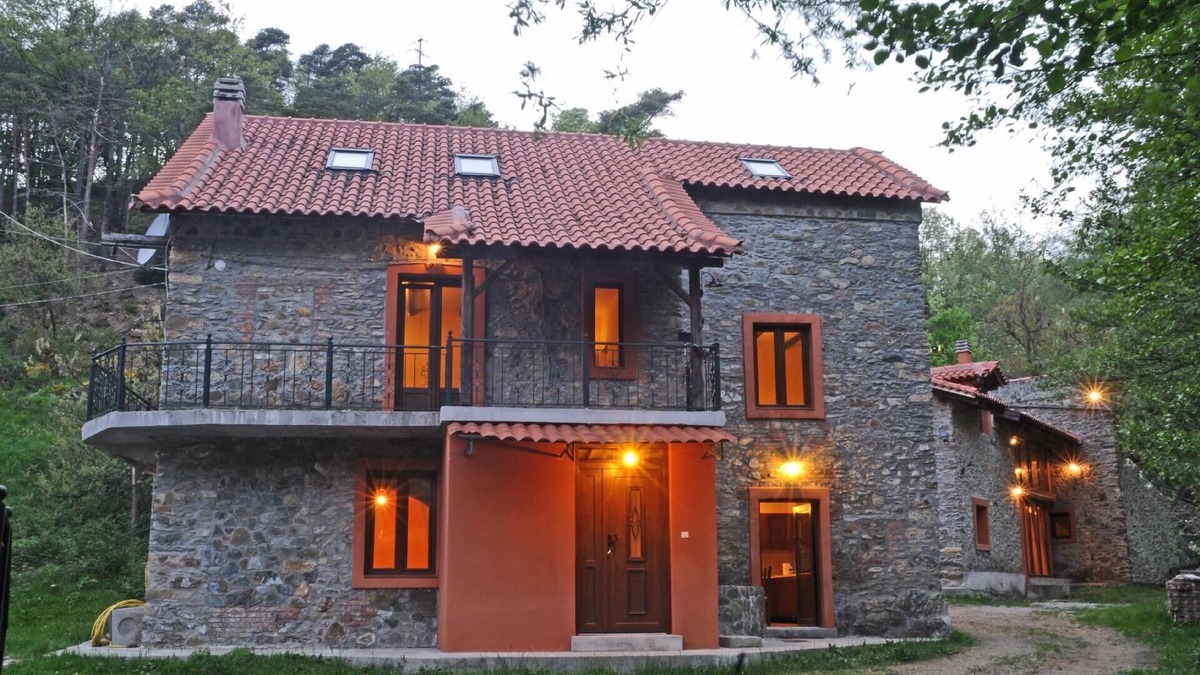 Giusvalla House | Holiday house Dego for 4 - 10 persons with 5 bedrooms - Holiday house