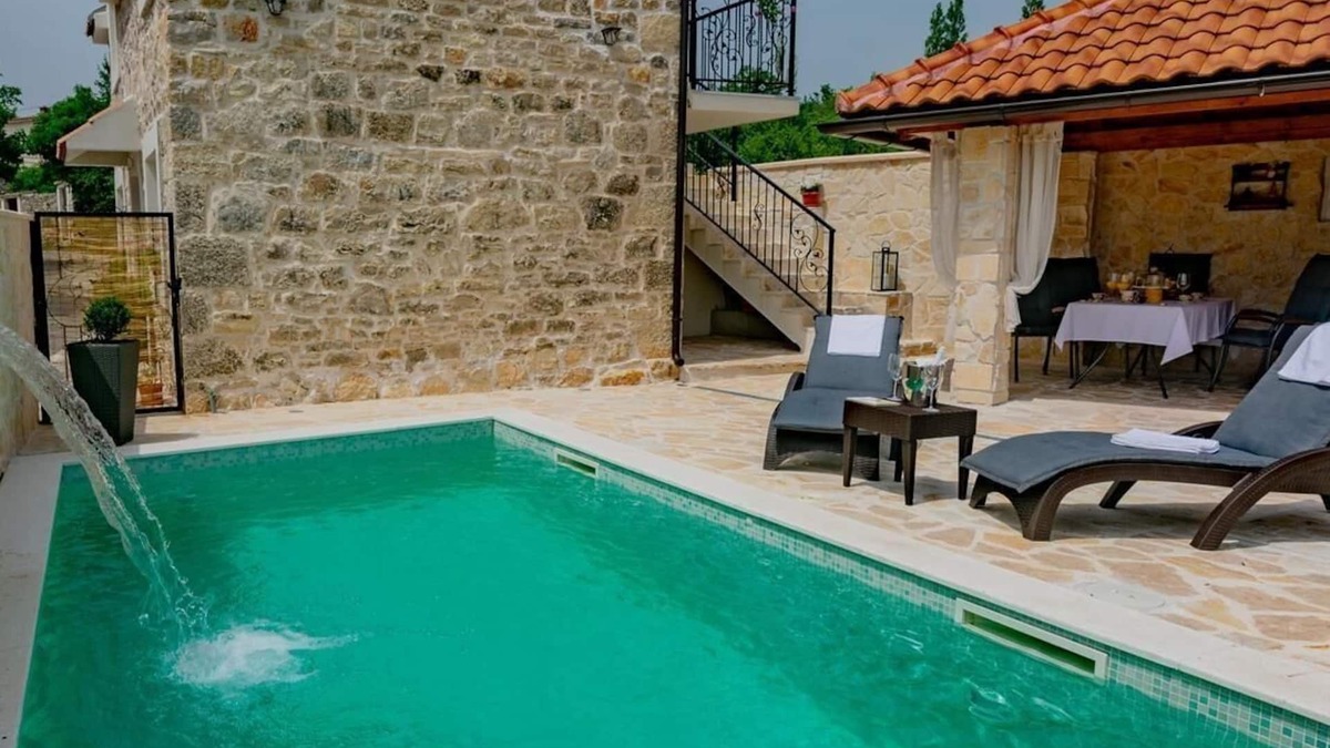 Drnis House | Holiday house Drnis for 1 - 5 persons with 2 bedrooms - Holiday house