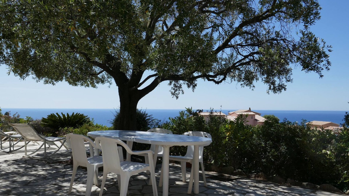 Saint-Raphael House | Holiday house for 4/6 persons with air conditioning and sea view